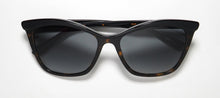 Load image into Gallery viewer, Isaac Mizrahi 30252 Sunglasses