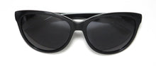 Load image into Gallery viewer, Isaac Mizrahi 30201 Sunglasses