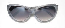 Load image into Gallery viewer, Isaac Mizrahi 30209 Sunglasses