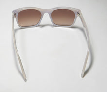 Load image into Gallery viewer, Isaac Mizrahi 30211 Sunglasses