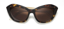 Load image into Gallery viewer, Isaac Mizrahi 30218 Sunglasses