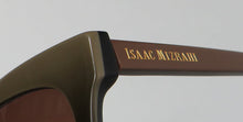 Load image into Gallery viewer, Isaac Mizrahi 30232 Sunglasses