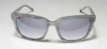 Load image into Gallery viewer, Isaac Mizrahi 30206 Sunglasses