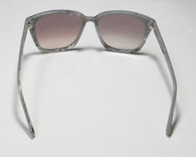 Load image into Gallery viewer, Isaac Mizrahi 30206 Sunglasses