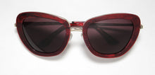 Load image into Gallery viewer, Isaac Mizrahi 30200 Sunglasses