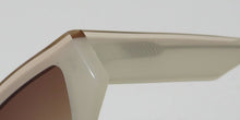 Load image into Gallery viewer, Kendall + Kylie Kks5096 Quinn Sunglasses