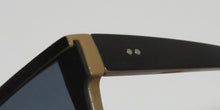 Load image into Gallery viewer, Sean John Sjs1018 Sunglasses
