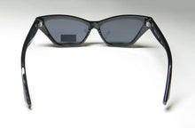 Load image into Gallery viewer, Kendall + Kylie Kk5109 Emma Sunglasses