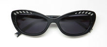 Load image into Gallery viewer, Kendall + Kylie Kk5024 Sunglasses