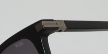 Load image into Gallery viewer, Tumi Stu506 Sunglasses