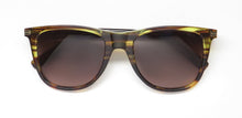 Load image into Gallery viewer, Tumi Stu506 Sunglasses