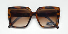 Load image into Gallery viewer, Kendall + Kylie Kk5157 Casey Sunglasses