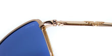 Load image into Gallery viewer, Police Spll85 Origins Classic Sunglasses
