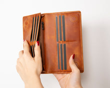 Load image into Gallery viewer, Aura Leather Universal Wallet