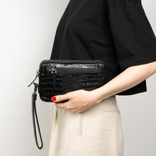Load image into Gallery viewer, Noma Leather Clutch Bag