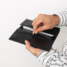 Load image into Gallery viewer, Tenuta Leather Universal Wallet