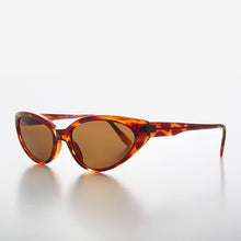 Load image into Gallery viewer, Shallow Lens Extreme Cat Eye Sunglass - Alexa