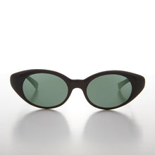 Load image into Gallery viewer, Wide Classic Glamorous Cat Eye Sunglass - Amy