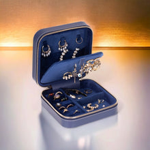 Load image into Gallery viewer, Amanda Leather Jewelry Box, Medium