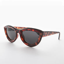 Load image into Gallery viewer, Rare Oversized Mod Cat Eye Chunky Sunglass - Big Momma