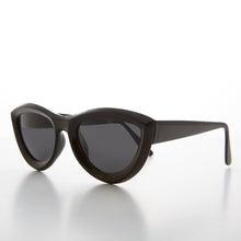Load image into Gallery viewer, Rare Oversized Mod Cat Eye Chunky Sunglass - Big Momma