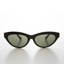 Load image into Gallery viewer, Classic Women's Cat Eye Retro Sunglass - Bonnie