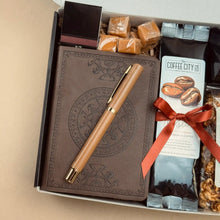 Load image into Gallery viewer, Men's Leather Journal & Pen Set