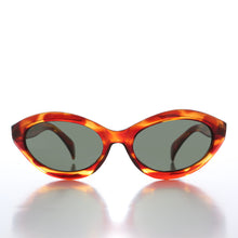Load image into Gallery viewer, Curved Cat Eye Vintage Sunglasses - Fagan