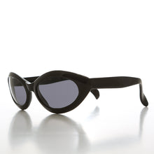 Load image into Gallery viewer, Curved Cat Eye Vintage Sunglasses - Fagan