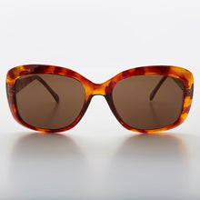 Load image into Gallery viewer, Square Retro Vintage Women's Sunglasses - Gwen