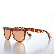 Load image into Gallery viewer, Iconic Classic Deadstock Sunglasses - Kay