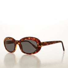 Load image into Gallery viewer, Mod 90s Oval Simple Sunglasses - Lilia