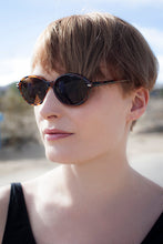 Load image into Gallery viewer, Women's Large Oval Glamour Vintage Sunglass - Alma