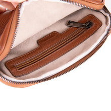 Load image into Gallery viewer, Noma Leather Clutch Bag