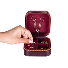 Load image into Gallery viewer, Amanda Leather Jewelry Box, Medium