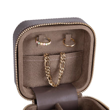 Load image into Gallery viewer, Amanda Leather Jewelry Box, Medium