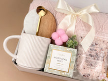 Load image into Gallery viewer, Moms Spa Gift Box with Cozy Blanket