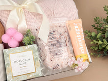 Load image into Gallery viewer, Moms Spa Gift Box with Cozy Blanket