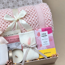 Load image into Gallery viewer, Mother's Cozy Self Care Gift Basket