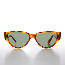 Load image into Gallery viewer, Beatnik Vintage Cat Eye Sunglass - Nolita
