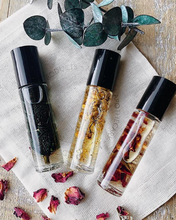 Load image into Gallery viewer, Natural Roll-on Perfume - Essential Oil Roll-on Scents