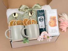 Load image into Gallery viewer, Housewarming Gift Basket – Blanket, Coffee & Home Accents