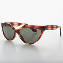 Load image into Gallery viewer, Geometric Cat Eye Women's Sunglass - Patsy
