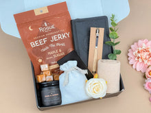 Load image into Gallery viewer, Premium Men’s Gift Set: Leather Journal, Card Holder & Snacks