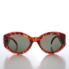 Load image into Gallery viewer, Sophisticated Round Women's Sunglasses - Swans
