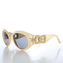 Load image into Gallery viewer, Sophisticated Round Women's Sunglasses - Swans