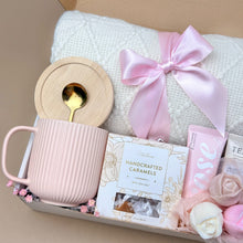 Load image into Gallery viewer, Sending a Hug Gift Box for Her