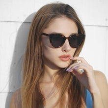 Load image into Gallery viewer, Brittany - Tortoise Shell