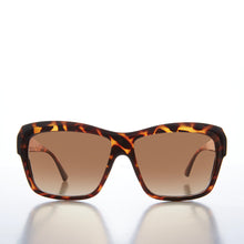 Load image into Gallery viewer, Large Square Women's Classic Sunglasses - Tuccia