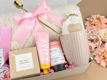 Load image into Gallery viewer, Mom's Birthday Gift Basket